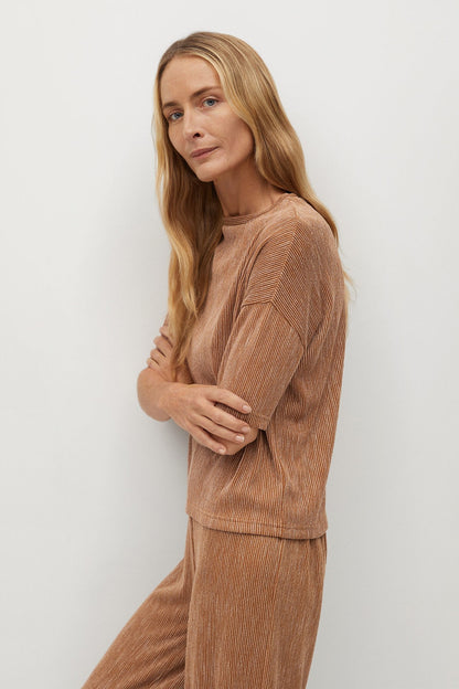 MANGO brown short-sleeve crewneck knit top with textured vertical pattern