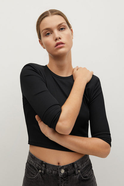 MANGO black long-sleeve cropped top with crew neck
