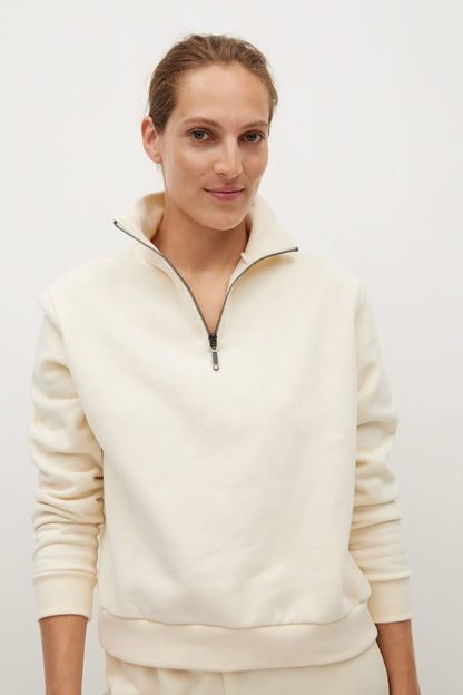 Ecru half-zip sweatshirt with ribbed cuffs and hem