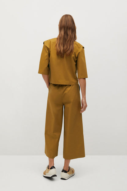 Ochre short-sleeve top and cropped pants set, back view