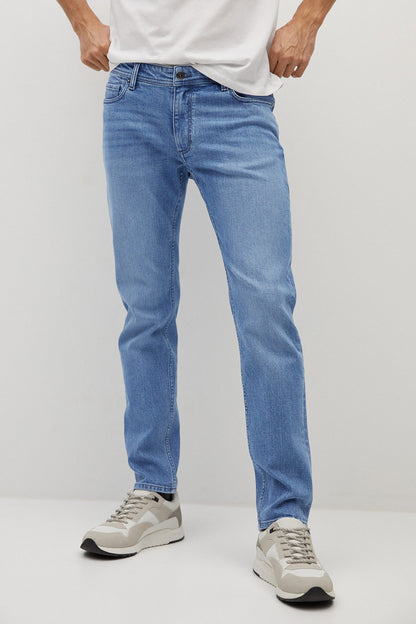MANGO medium-blue denim jeans with five pockets, button closure, straight leg