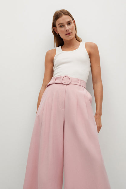 Sleeveless white-and-pink midi dress with round neckline and oval belt detail