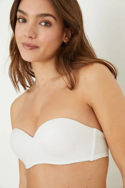 White underwire balconette bra with scalloped sweetheart neckline