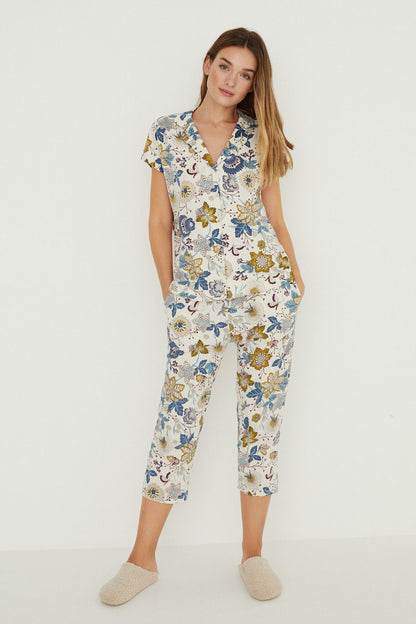 Women'secret printed pajama set: short-sleeve button shirt and capri pants