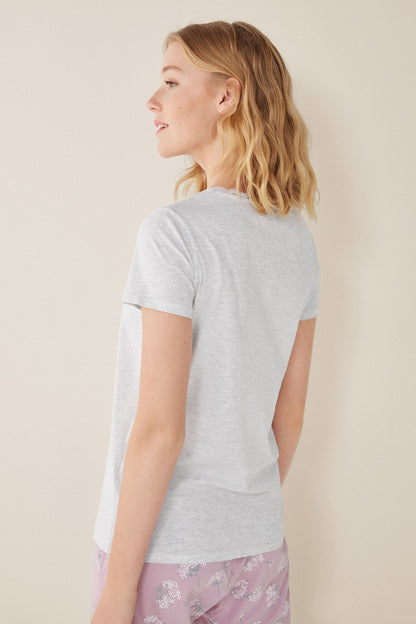 Women'secret heather gray short-sleeve henley top with floral lilac capri pants