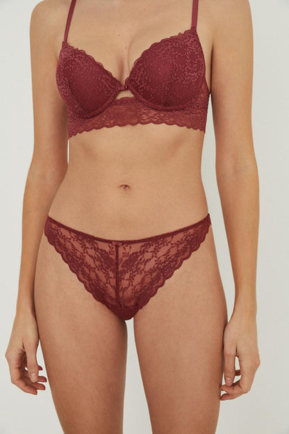 Women’secret burgundy lace bra and thong set, scalloped edges