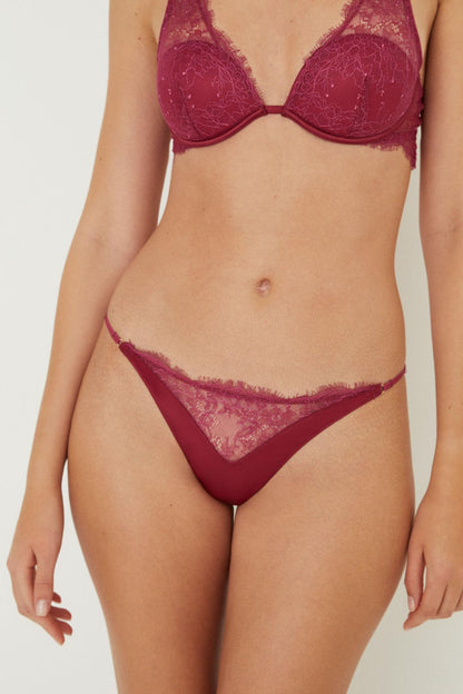 Women'secret lace bra and thong set in pink, scalloped trim and underwire cups