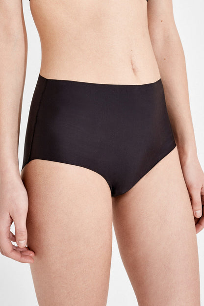 Black high-waist seamless briefs with full-coverage leg openings